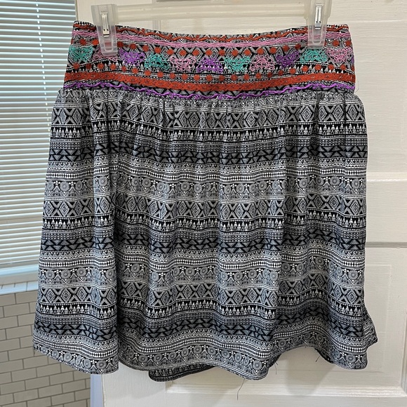 Blue Rain Dresses & Skirts - tribal aztec print flowy  printed skirt blue rain size 1